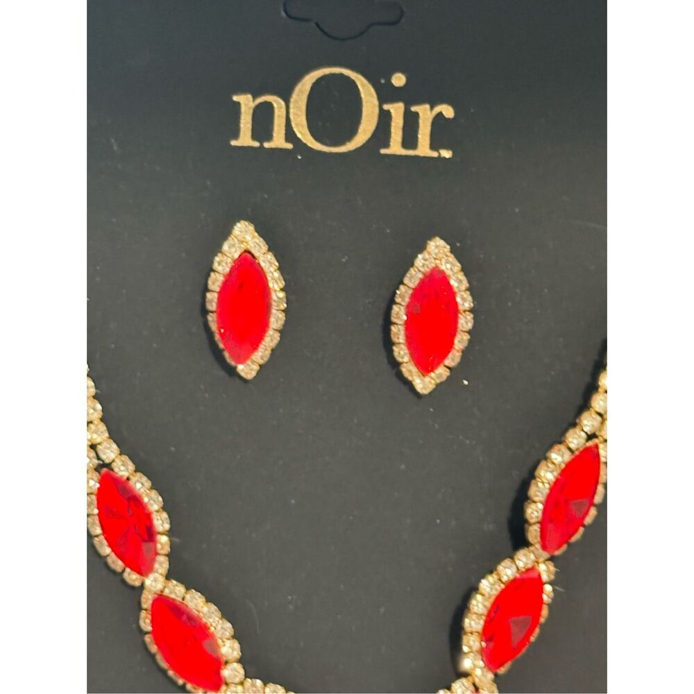 nOir Jewelry 3- Piece Red Crystal Yellow Gold Gold Necklace Chain Jewelry Set - Picture 8 of 11